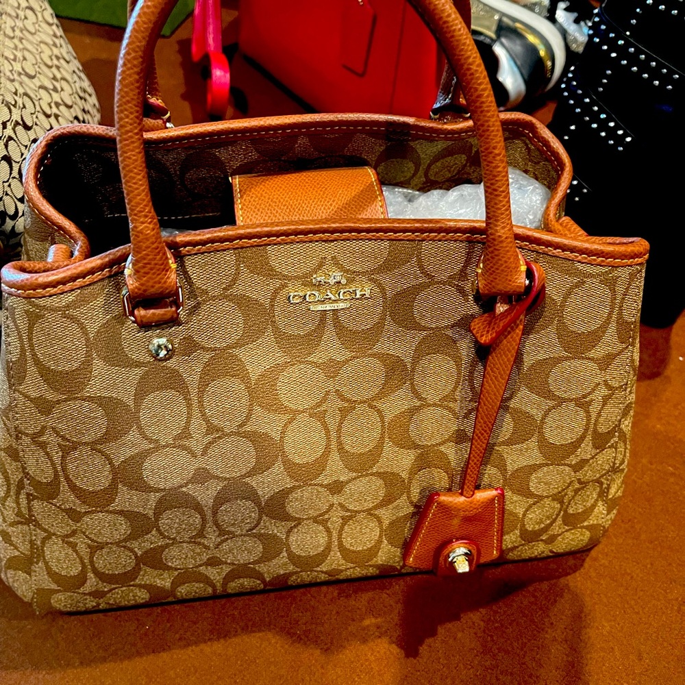 Authentic coach bag. Genuine leather.